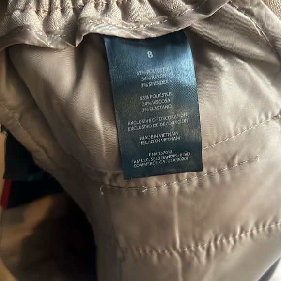 Banana Republic Pull on Tapered Pants - Picture 9 of 9